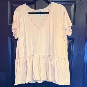 Relaxed V-Neck Peplum Tunic in Soft Peach